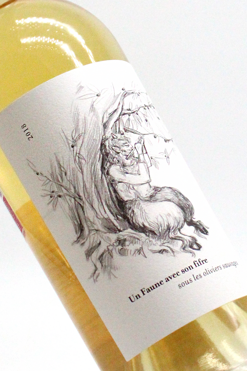 Une Faune Avec Son Fifre Blanc